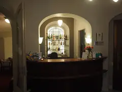 Рецепция на малък хотел