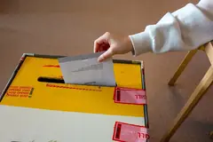 Бюлетина се пуска в урна